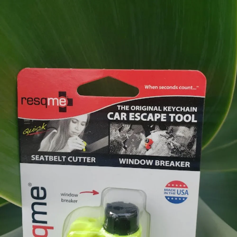 NEW resqme The Original Keychain Car Escape Tool Seat belt cutter + Car window
